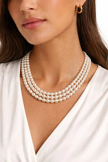 Classic layered pearl necklace set model wearing image