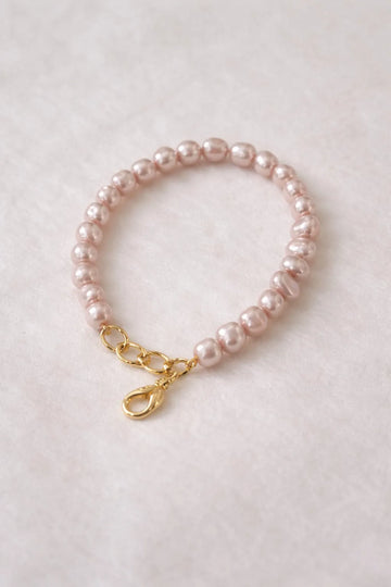 Pearl Bracelet Trio Set closeup bracelet image
